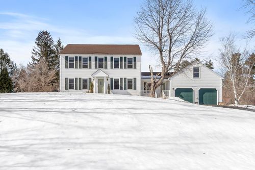 8 Rock N Pines Rd, Fremont, NH, 03044-3422 | Card Image