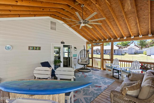 802 E Oak Island Dr, House other with 3 bedrooms, 2 bathrooms and null parking in Oak Island NC | Image 8