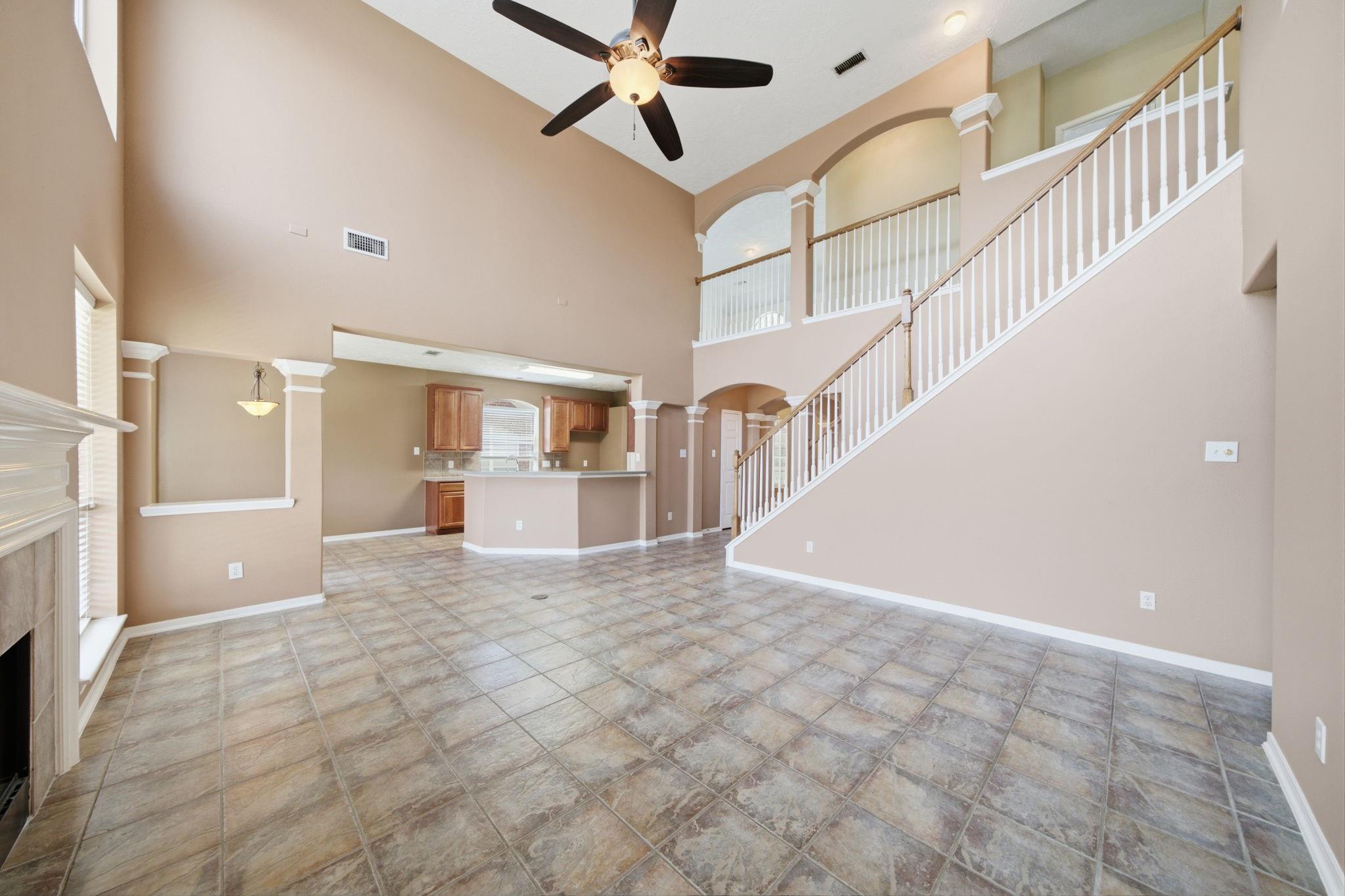 Residential Lease in Deer Park 3