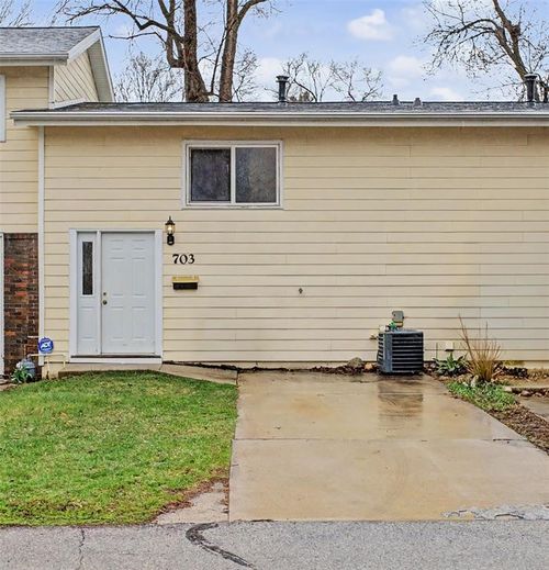 703 Meadow Pl, Ames, IA, 50010-8424 | Card Image