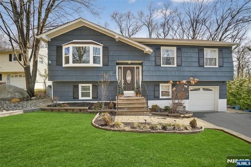 116 Star Lake Rd, Bloomingdale, NJ, 07403-1209 | Card Image