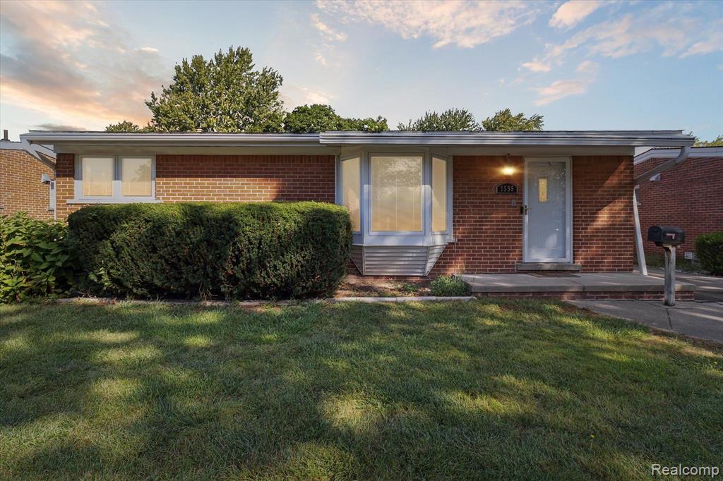 Cynthia Ave, Madison Heights, MI 48071