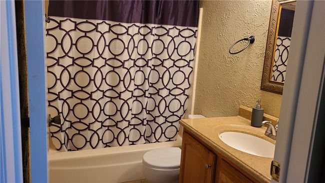 Upstairs bath | Image 6