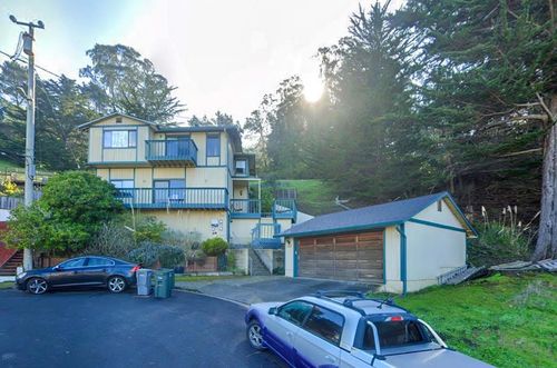 44 Oviedo Ct, Pacifica, CA, 94044 | Card Image