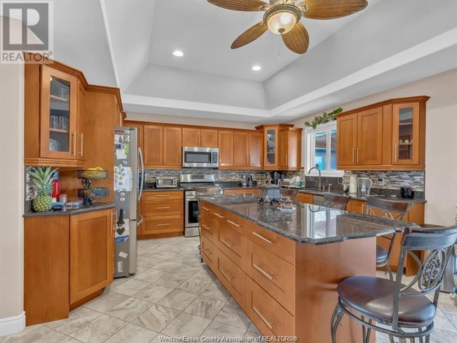 1840 St. Christopher Crt, House other with 4 bedrooms, 3 bathrooms and null parking in Windsor ON | Image 11