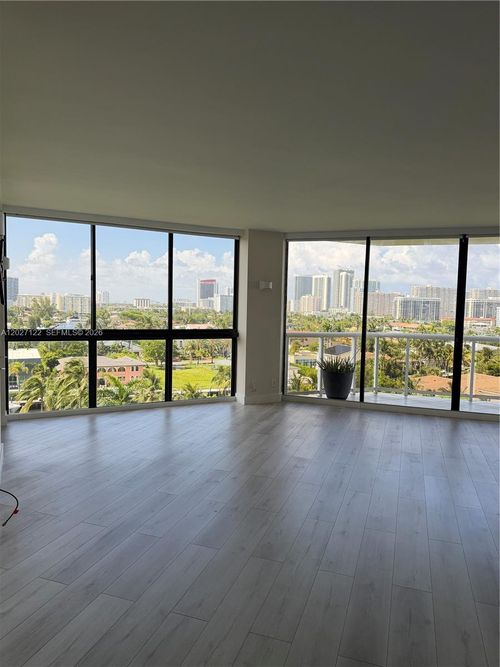 805-3640 Yacht Club Dr, Aventura, FL, 33180-3571 | Card Image