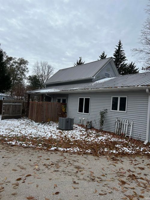 350 N Lee St, Camden, IN, 46917-4130 | Card Image