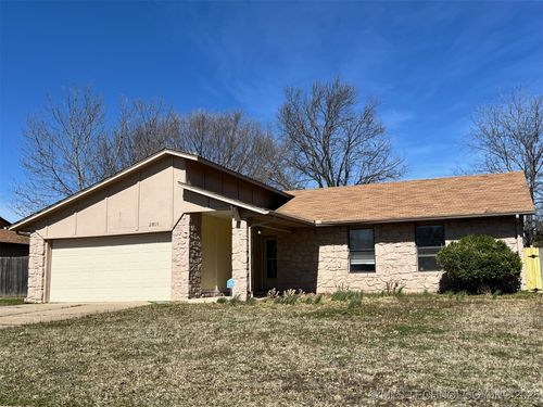 2819 113th St, Jenks, OK, 74037-2406 | Card Image
