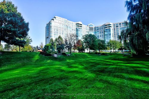 1319-7825 Bayview Ave, Thornhill, ON, L3T7N2 | Card Image