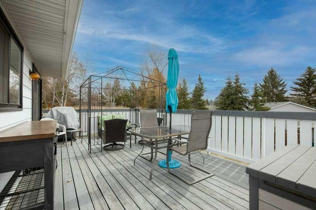 2 Mountain Pl, House other with 6 bedrooms, 3 bathrooms and 1 parking in Sylvan Lake AB | Image 33