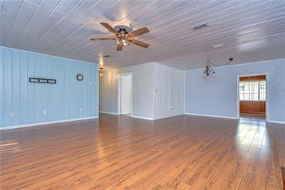 33137 Cercelia Road, House other with 3 bedrooms, 2 bathrooms and null parking in Dade City FL | Image 3