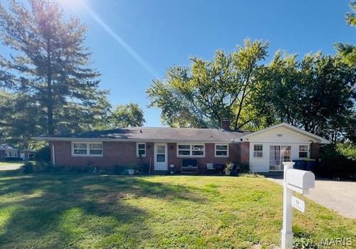 13 Carolyn St, Glen Carbon, IL, 62034-1943 | Card Image