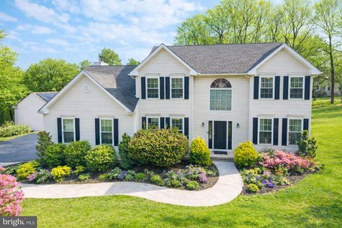 608 Nancy Jane Ln, Downingtown, PA, 19335-1670 | Card Image