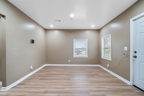 15825 Eastburn St, Detroit, MI, 48205-1405 | Card Image