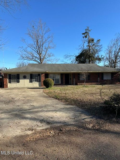 2 Alta Vista Cir, Greenwood, MS, 38930-2129 | Card Image