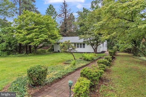 359 S New Middletown Rd, MEDIA, PA, 19063-4839 | Card Image