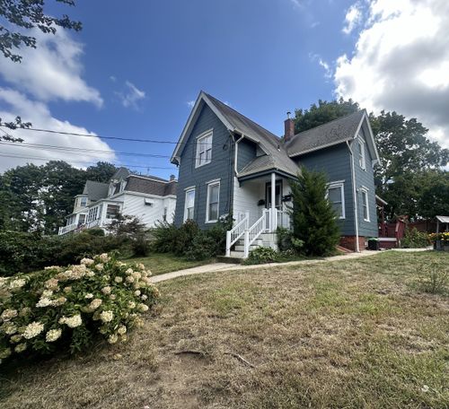 72 Willetts Ave, New London, CT, 06320-5437 | Card Image