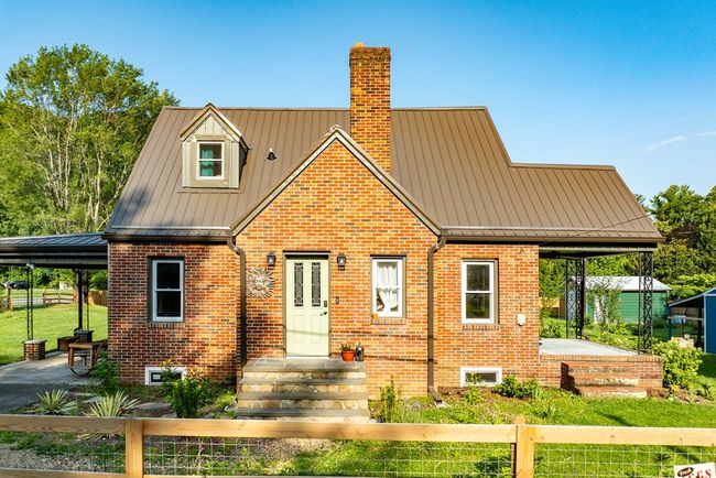 461 S Shady Ave, House other with 3 bedrooms, 3 bathrooms and null parking in Damascus VA | Image 4