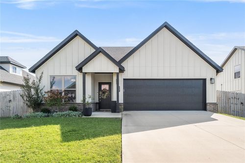 931 Moosehead St, Bentonville, AR, 72713-5132 | Card Image