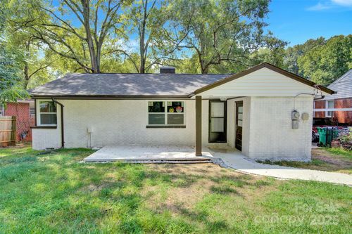 3300 Bonaire Dr, Charlotte, NC, 28208-3329 | Card Image