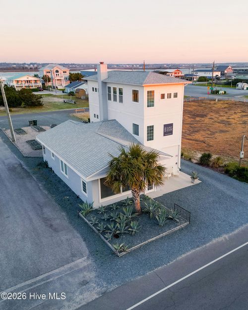 808 S Anderson Blvd, Topsail Beach, NC, 28445-6948 | Card Image