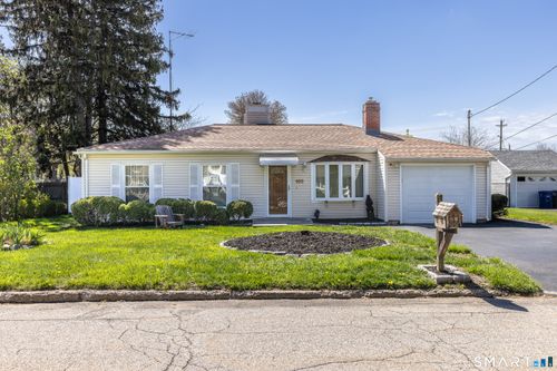 105 Bear Paw Road, Bridgeport, CT, 06606 | Card Image