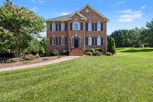 563 Garden Valley Dr, Winston-Salem, NC, 27107-5010 | Card Image