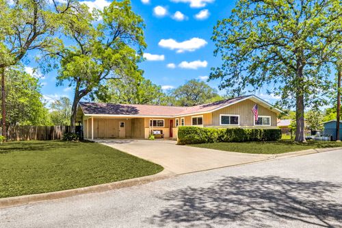 125 Glendale St, Luling, TX, 78648-3544 | Card Image