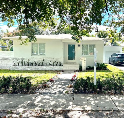 850 Ne 127th St, North Miami, FL, 33161-4910 | Card Image