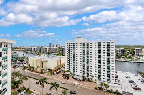 1639-3001 S Ocean Dr, Hollywood, FL, 33019-2876 | Card Image