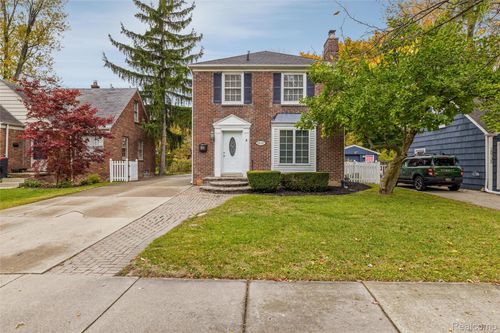 20727 Marter Rd, Grosse Pointe Woods, MI, 48236-1423 | Card Image