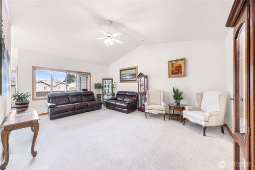 apt-213-1305 Boon St, Sumas, WA, 98295-9645 | Card Image