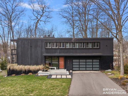 2631 Greentree Dr, Grand Rapids, MI, 49546-5527 | Card Image