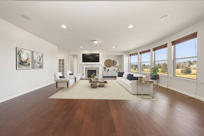 SPACIOUS GREAT RM W/FIREPLACE AND LOTS OF WINDOWS | Image 10