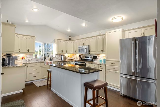 21010 Hobson Rd Se, House other with 3 bedrooms, 3 bathrooms and 7 parking in Yelm WA | Image 12