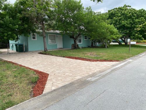 7555 Magnolia Ave, CAPE CANAVERAL, FL, 32920-3001 | Card Image