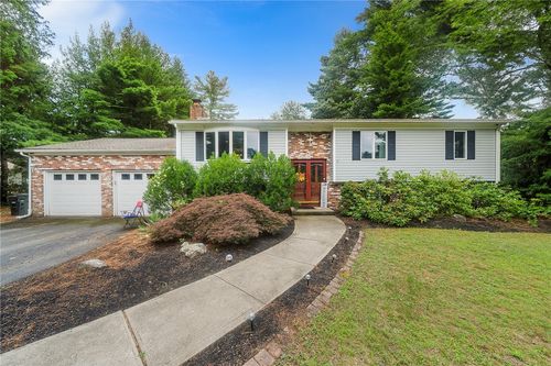 18 Magnolia Ln, Coventry, RI, 02816-6635 | Card Image