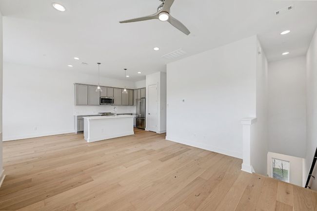 UNIT-1801 - 2050 Lohmans Spur Rd, Condo with 3 bedrooms, 3 bathrooms and 2 parking in Lakeway TX | Image 8
