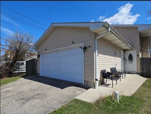 519 Greenwood Dr, Round Lake Park, IL, 60073-3043 | Card Image