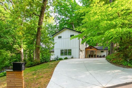 1461 Lively Ridge Rd Ne, Atlanta, GA, 30329-3709 | Card Image