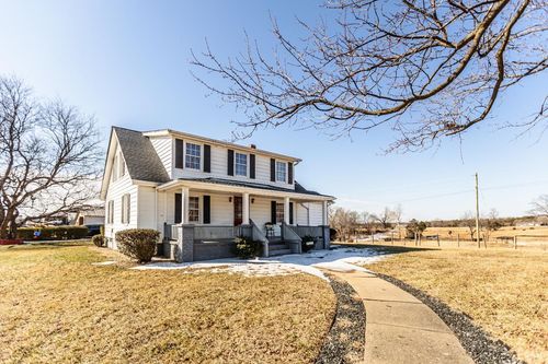 1439 Meadow Dr, Appomattox, VA, 24522-8422 | Card Image