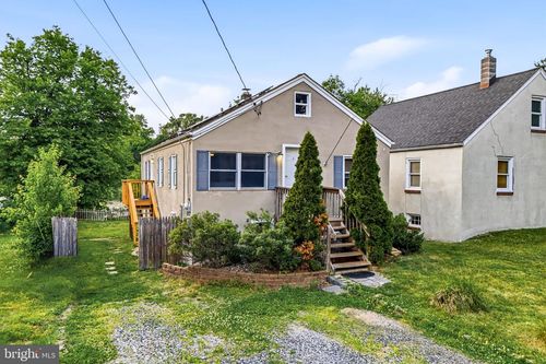 4 Creekview Ave, Trenton, NJ, 08610-4320 | Card Image