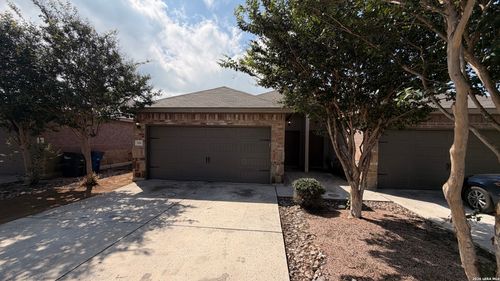 708 Saengerhalle Rd, New Braunfels, TX, 78130-2702 | Card Image