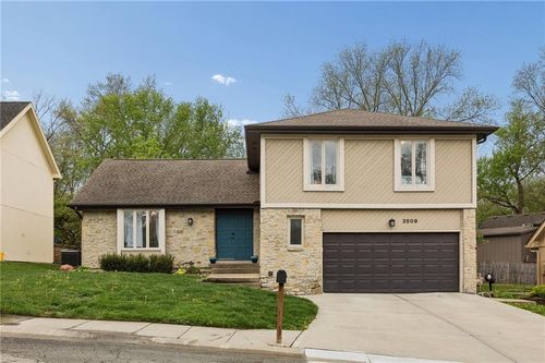 3509 Ne Apple Tree Ln, Kansas City, MO, 64119-2224 | Card Image