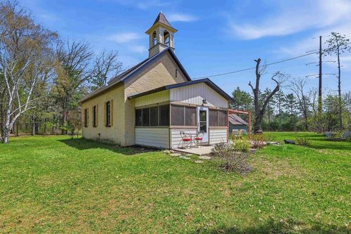 W8224 Cottonville Lane, DAKOTA, WI, 54982 | Card Image