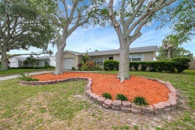 3972 Harbor Hills Drive, House other with 3 bedrooms, 2 bathrooms and null parking in Largo FL | Image 2