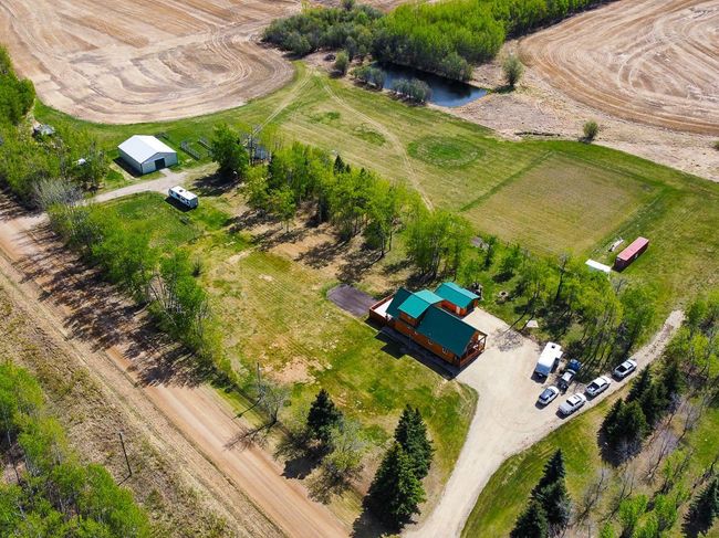 20133 Twp Rd 832, House other with 3 bedrooms, 2 bathrooms and null parking in St Isidore AB | Image 37