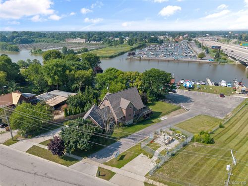 1907 Riverside Drive, Port Huron, MI, 48060 | Card Image