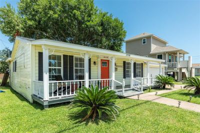 Inviting front porch | Image 3