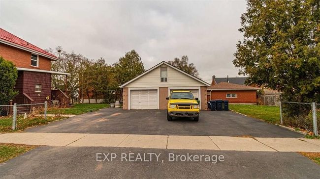 655 Browns Line, House other with 5 bedrooms, 3 bathrooms and 4 parking in Etobicoke ON | Image 11